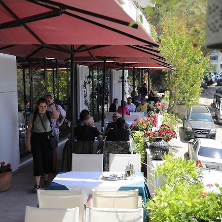 דורס Villa D Hotel-Restaurant-Private Beach מראה חיצוני תמונה